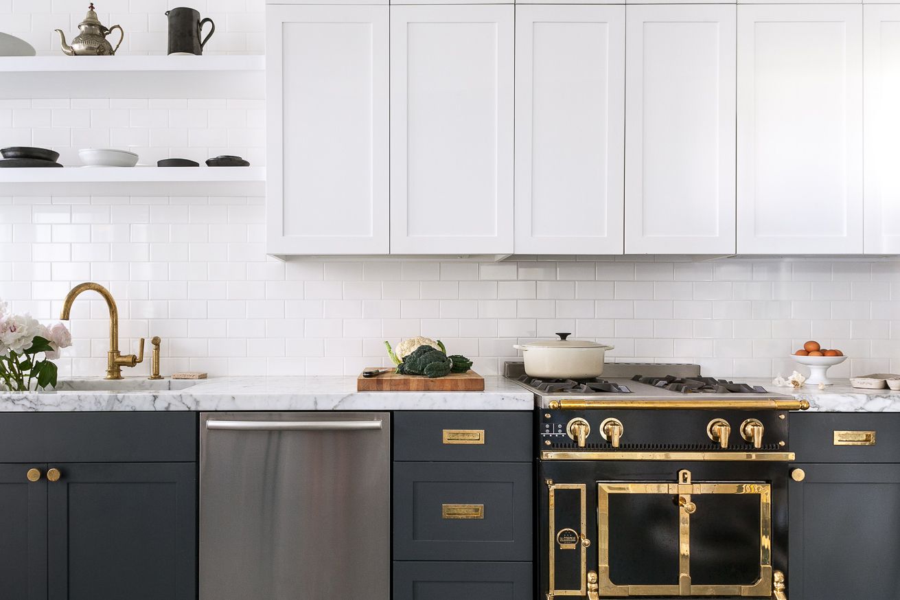 5-white-black-blue-gold-all-over-kitchen-594bfbe85f9b58f0fc30e9c5