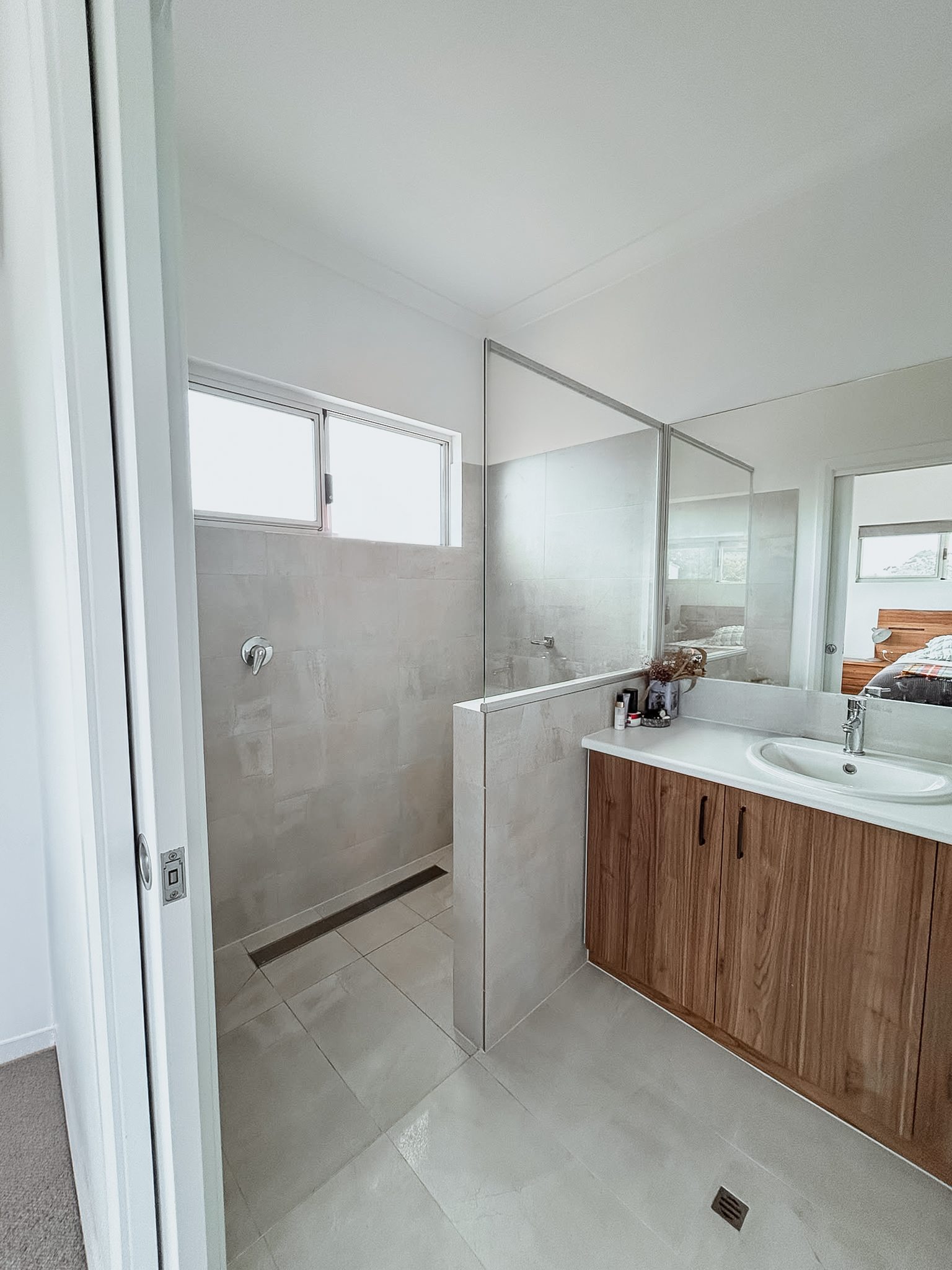 ensuite2