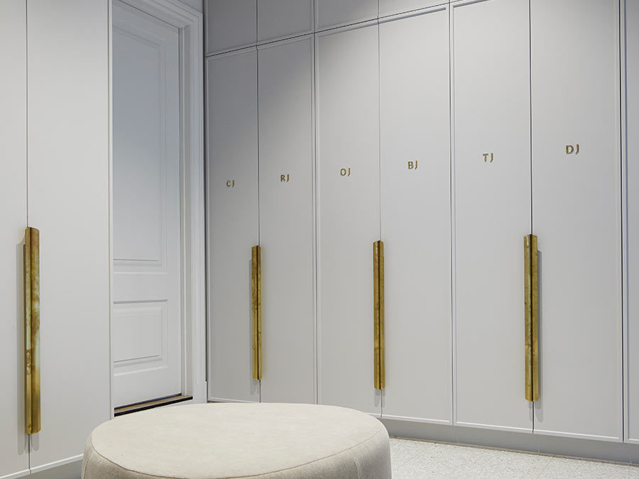 rebecca-judd-brighton-home-mud-room-laundry-storage